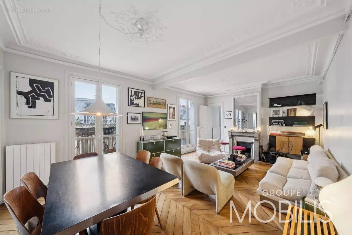 Appartement à PARIS-18E