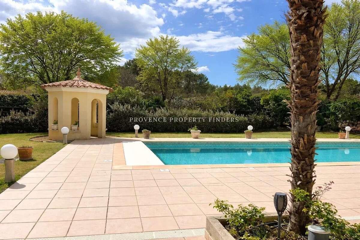 Maison à SAINT-ANTONIN-DU-VAR