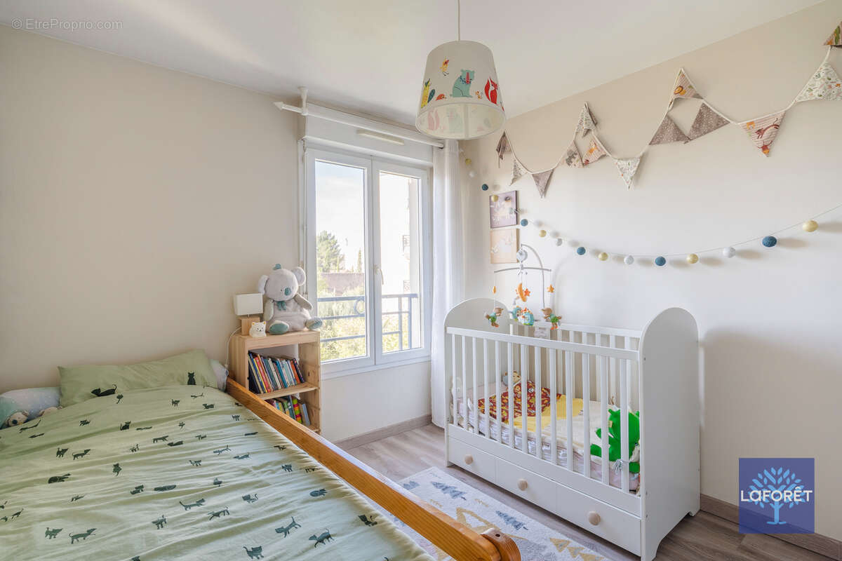 Appartement à LES PAVILLONS-SOUS-BOIS