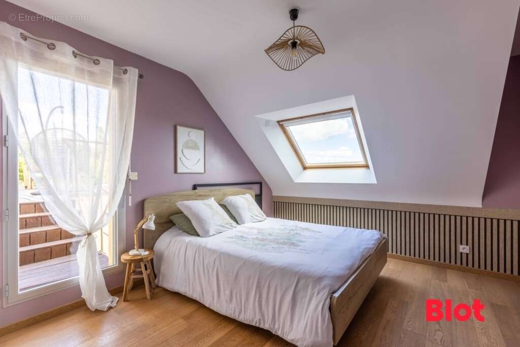 Maison à MONTFORT-SUR-MEU