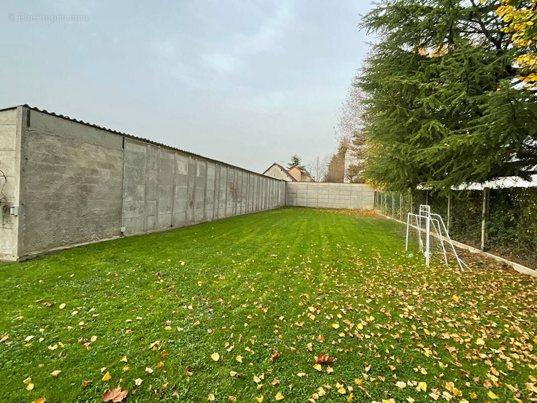 Terrain à LAGNY-SUR-MARNE