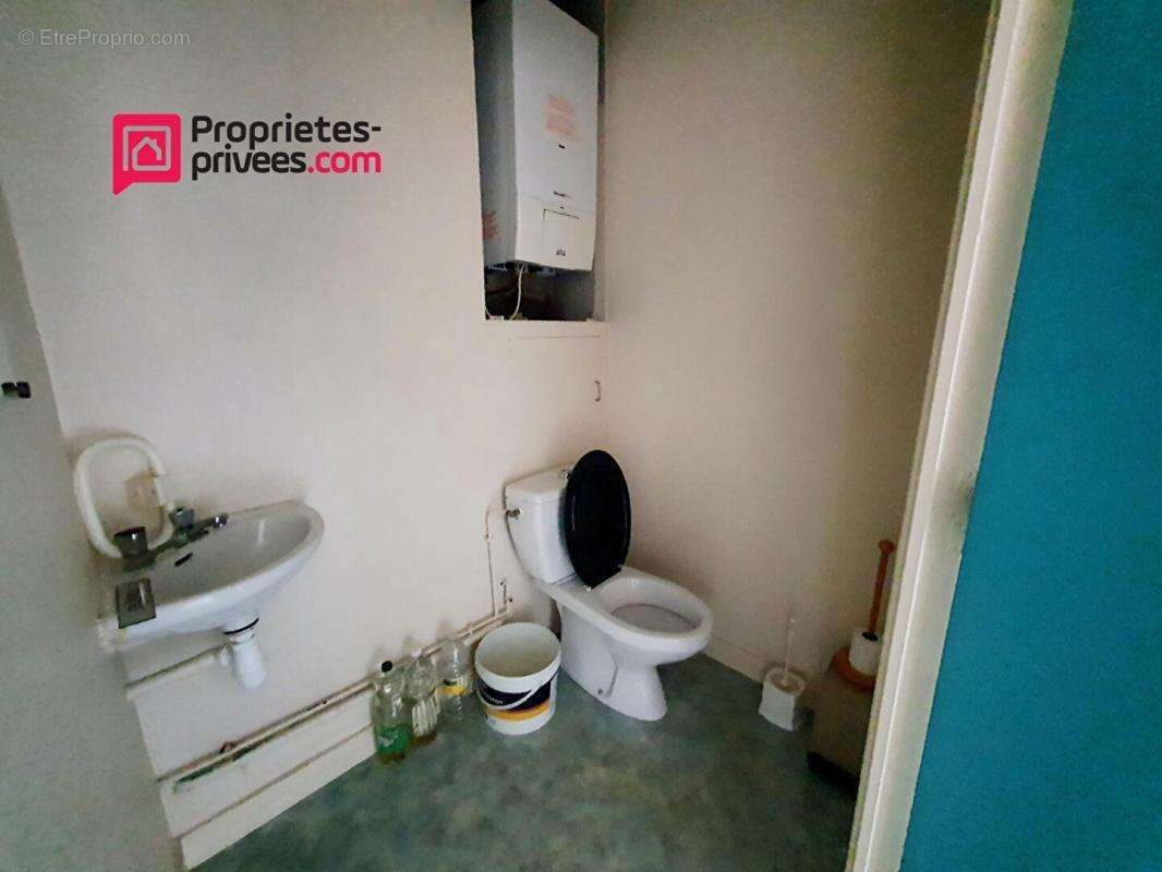 Maison à NOYANT-LA-GRAVOYERE