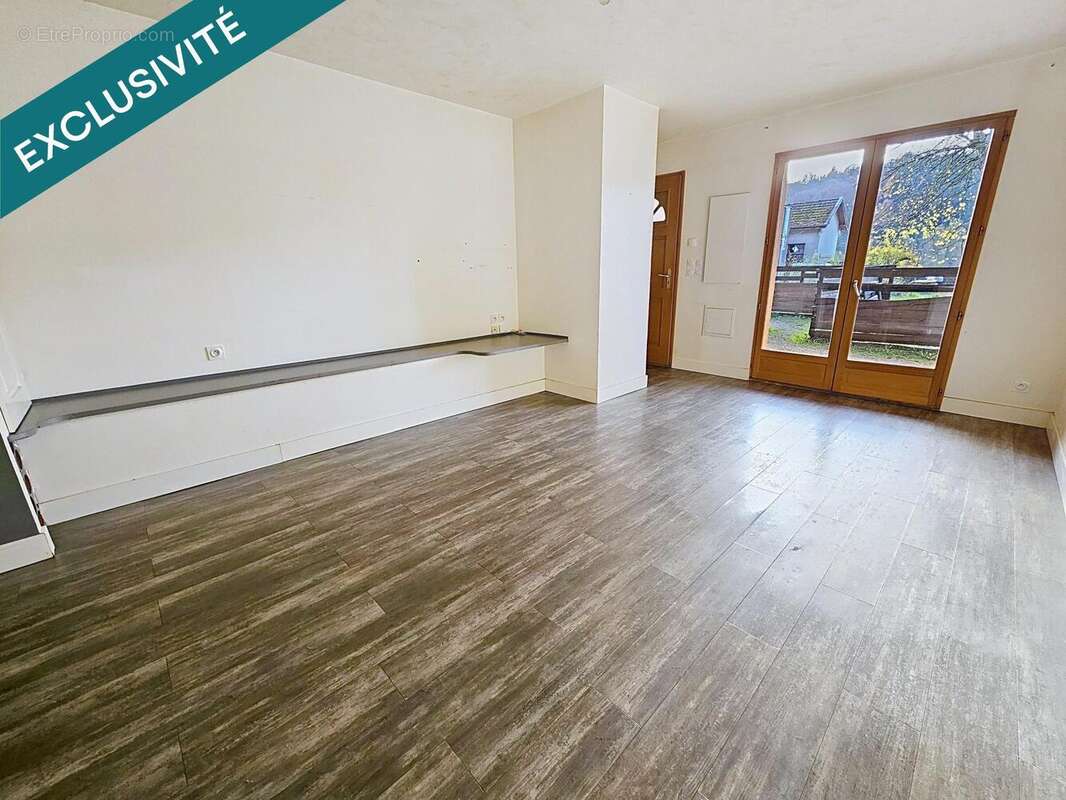 Photo 2 - Appartement à SAINT-GEOIRE-EN-VALDAINE