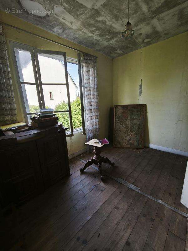 Maison à TINTENIAC