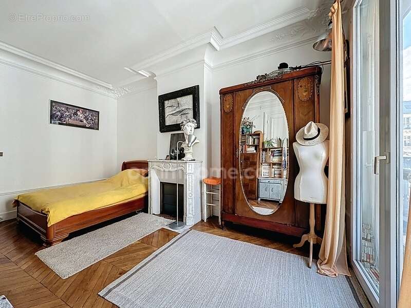 Appartement à PARIS-2E