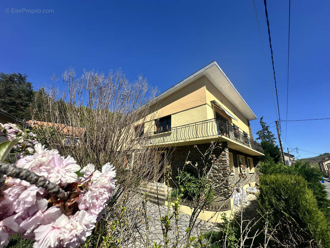 Maison à DECAZEVILLE