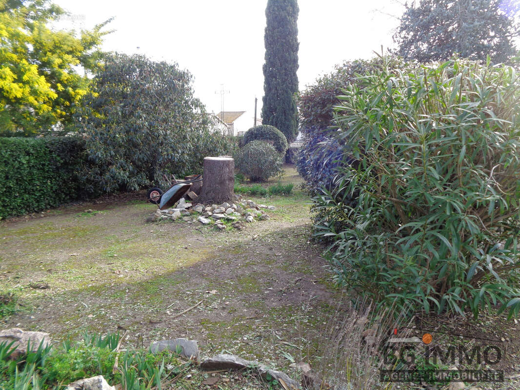 Villa F6/7 sur 1554 m2 de terrain avec garage et piscine - photo 17