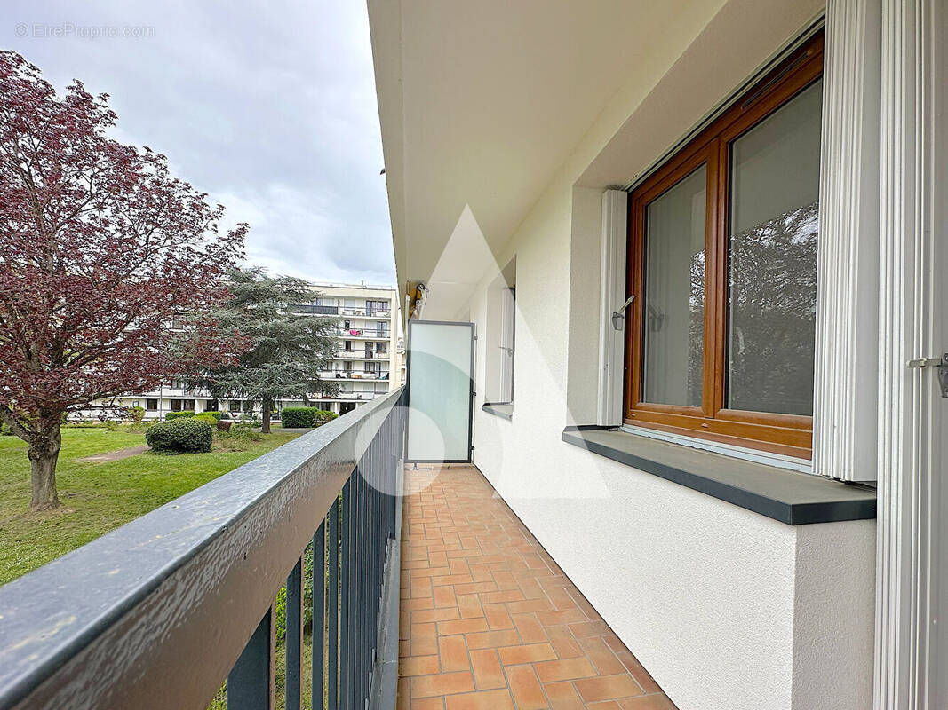 Appartement à CORBEIL-ESSONNES