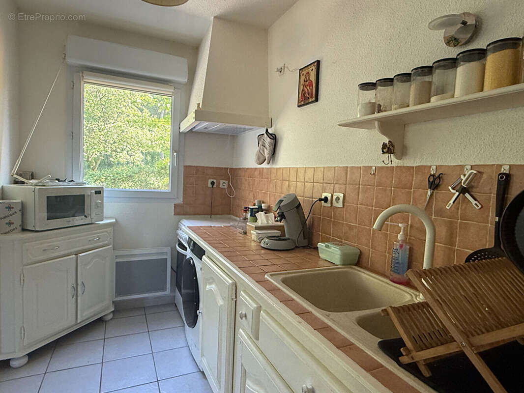 Appartement à LA ROQUE-D'ANTHERON