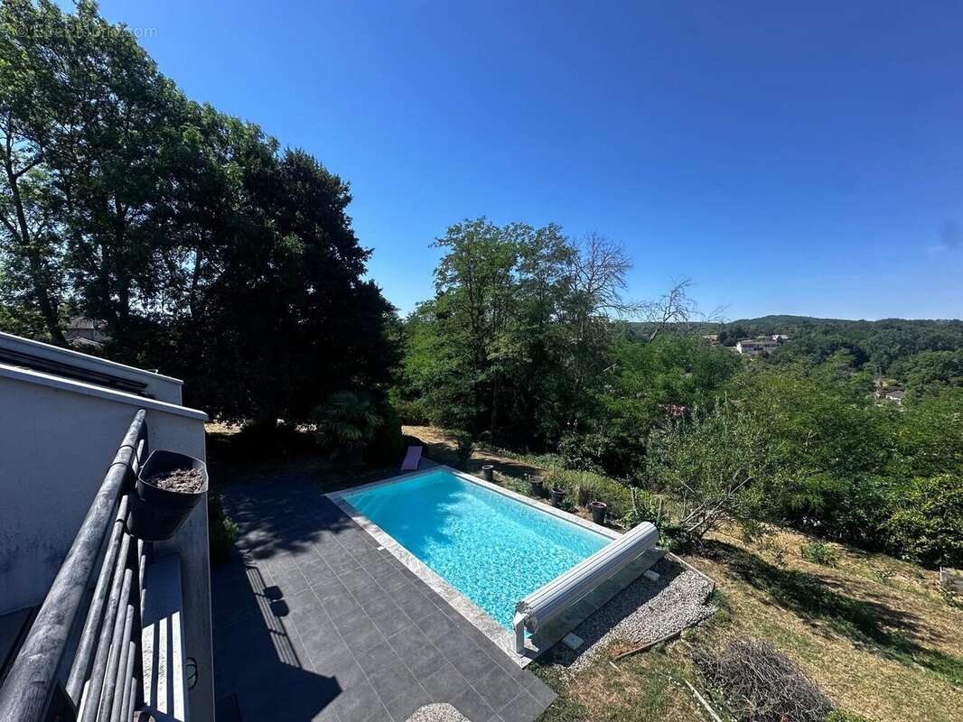Maison 163 m² à Viriville  - photo 4