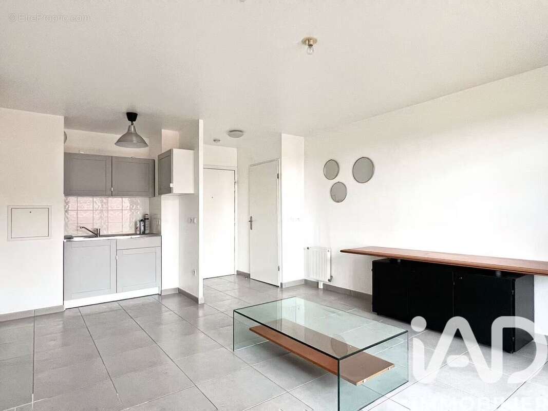 Photo 2 - Appartement à BUSSY-SAINT-GEORGES