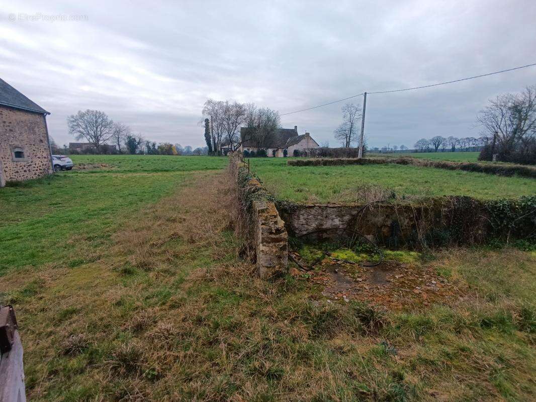 Maison à JOUE-EN-CHARNIE