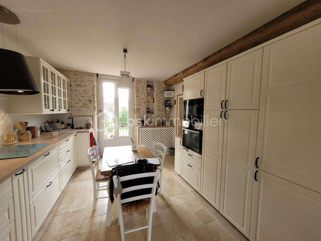 Maison à BEAUNE-LA-ROLANDE