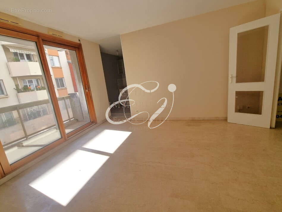 Appartement à FONTAINES-SUR-SAONE