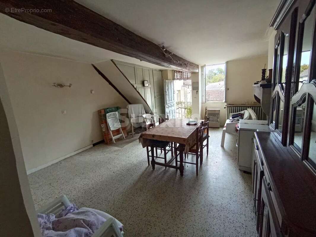 Appartement à BIERRY-LES-BELLES-FONTAINES