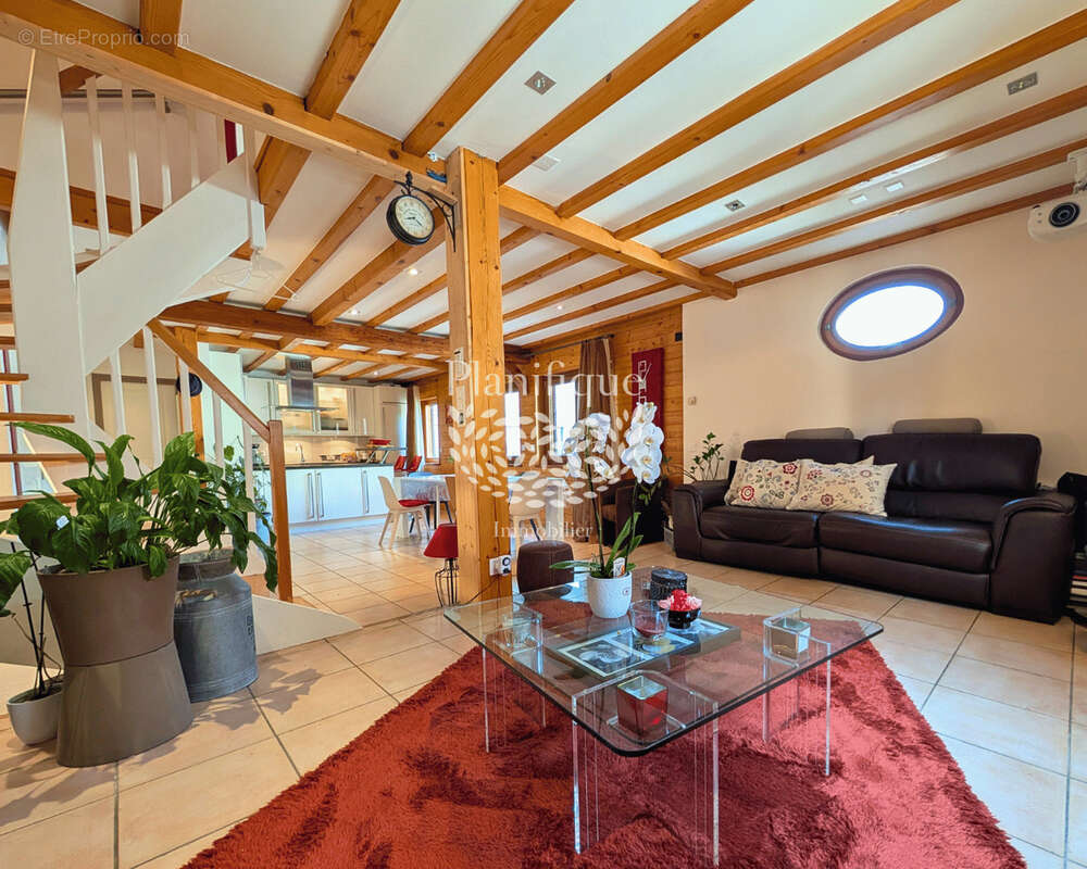Appartement à DIVONNE-LES-BAINS