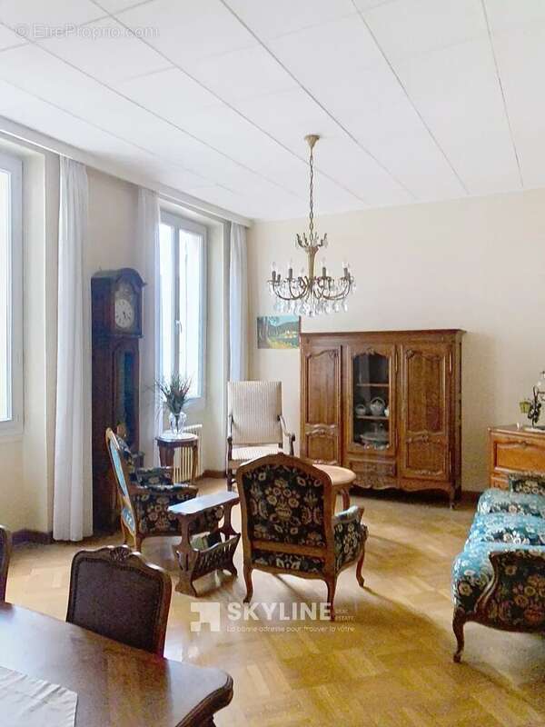 Appartement à MARSEILLE-1E