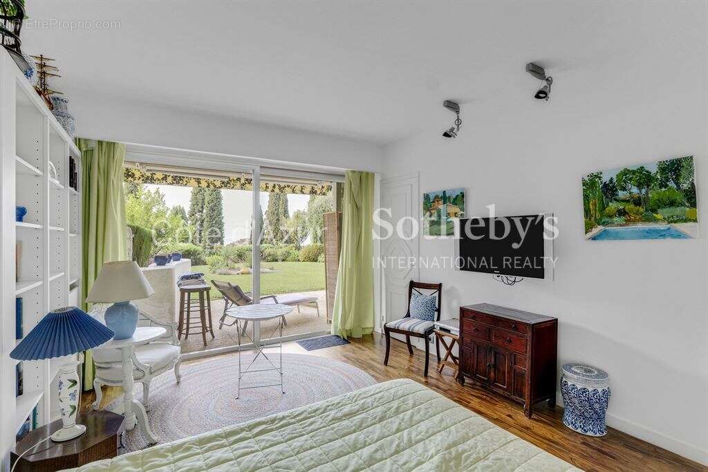 Cannes Croix des Gardes, appartement de 169 m² avec jardin privatif, vue mer - photo 5