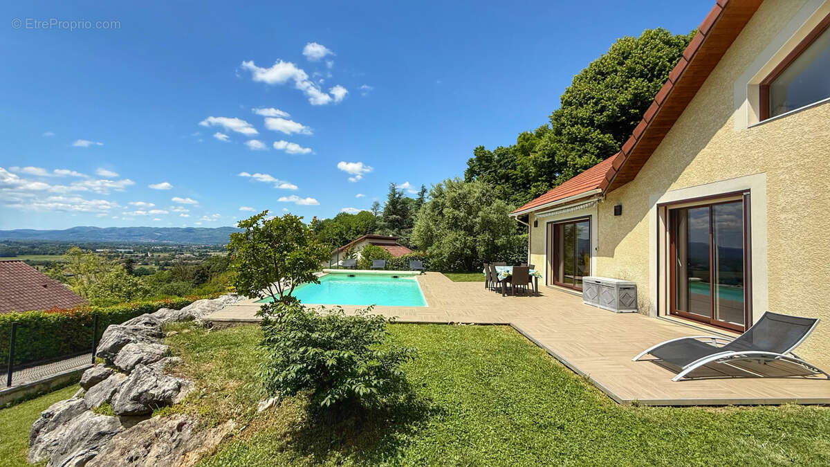 Maison à LA BUISSE