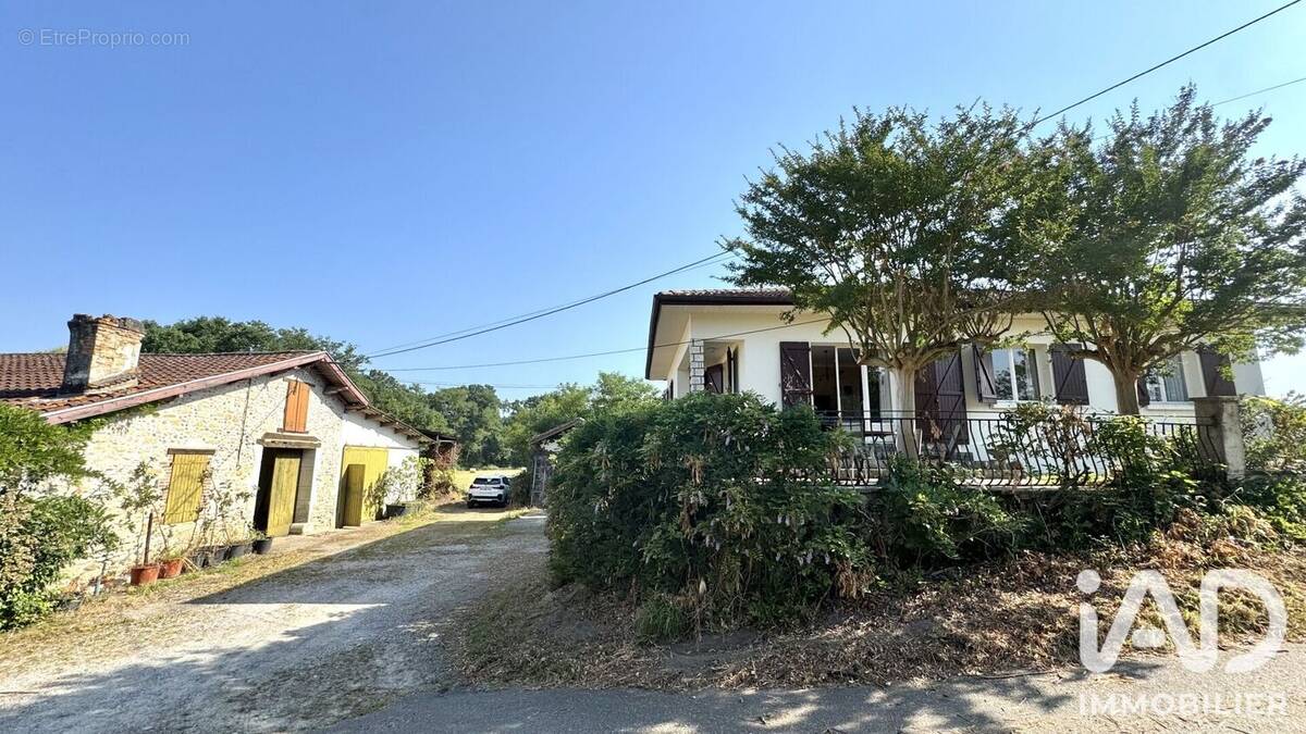 Photo 1 - Maison à ORTHEVIELLE