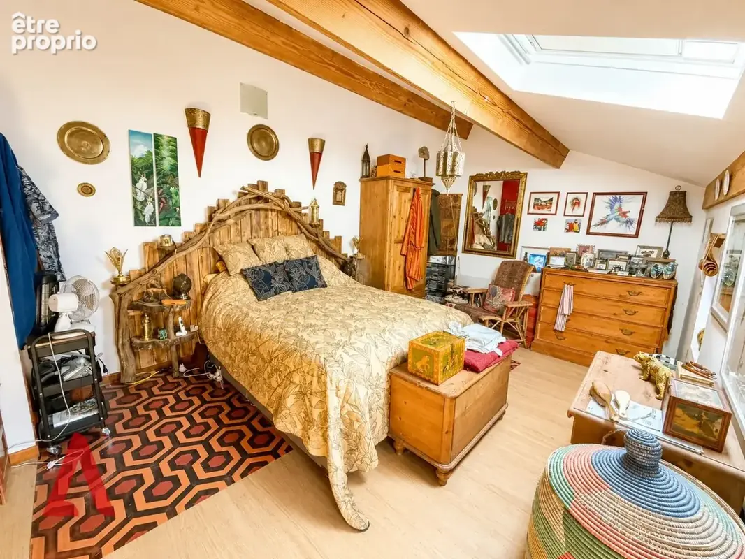 Charmante maison en pierre avec plusieurs chambres, jardin luxuriant et plusieurs terrasses - photo 7