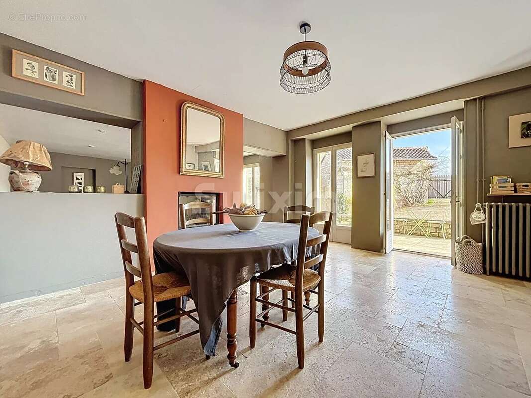 Maison à MONTBELLET