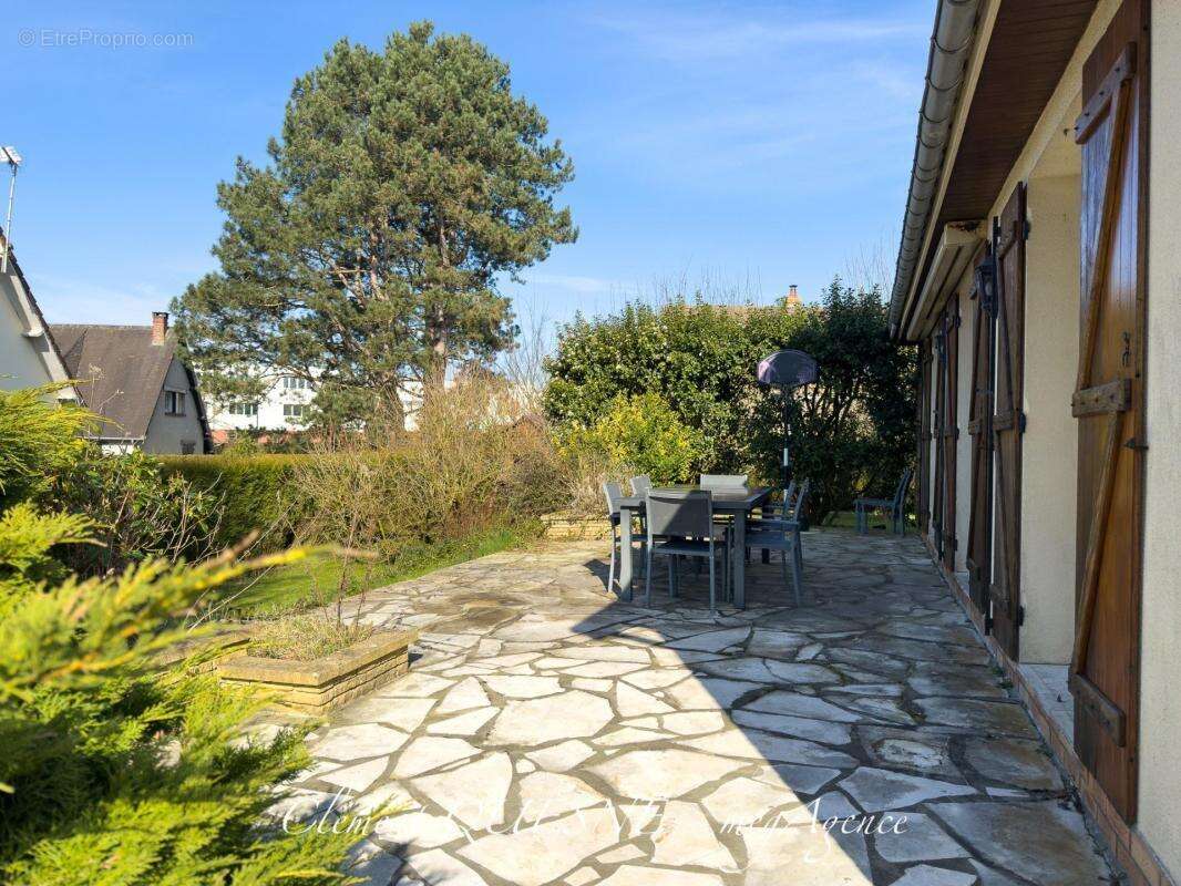 Maison à SAINT-NICOLAS-D'ALIERMONT