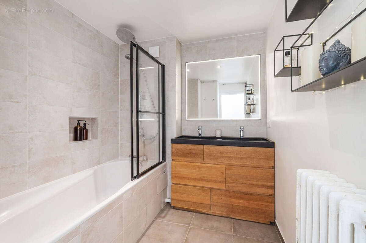 Appartement à PARIS-15E