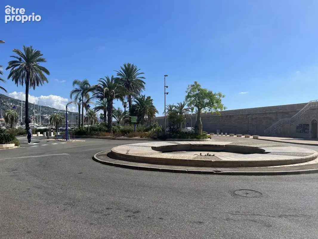 Photo Commerce à Menton au prix de 250 000€