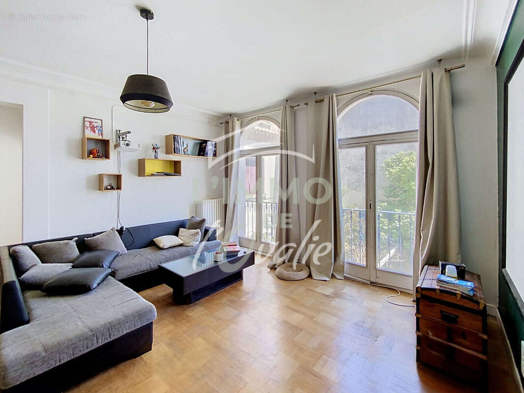 Immeuble Grenade  380 m² - photo 14