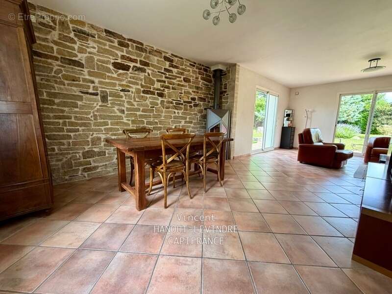 Maison familiale de 146 m² à Tiercé – 5 chambres, jardin sans vis-à-vis, Centre ville et gare à pied - photo 32