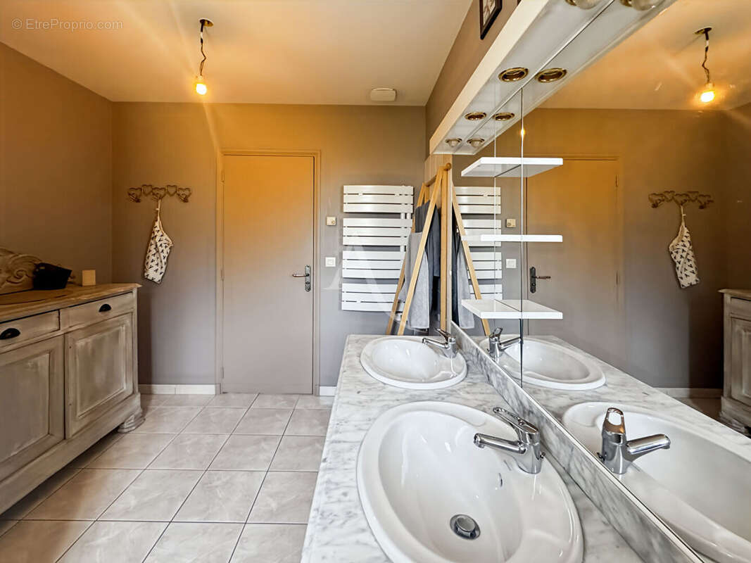 Belle maison de plain-pied avec 4 chambres, Jardin Clos - photo 11