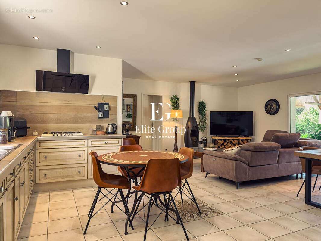 Maison à CHATEAUNEUF-SUR-CHARENTE