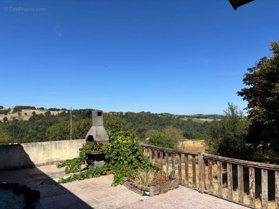 Maison à vendre 5 pièces DOMAIZE (63) - photo 3