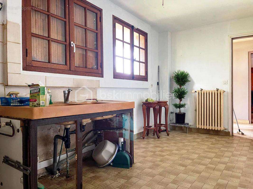 Maison à LE PLESSIS-BELLEVILLE