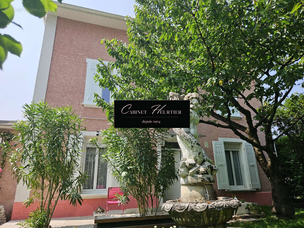 Maison à VILLARD-BONNOT