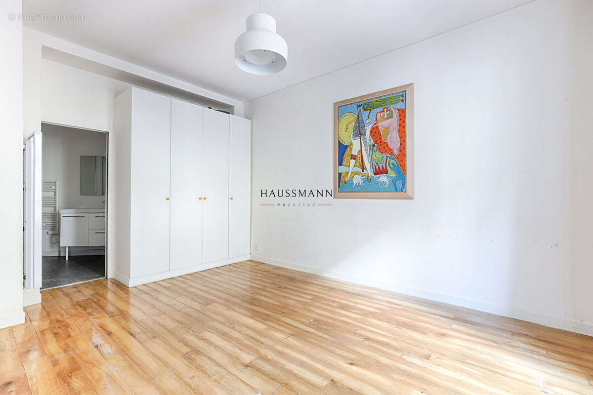 Appartement à PARIS-3E