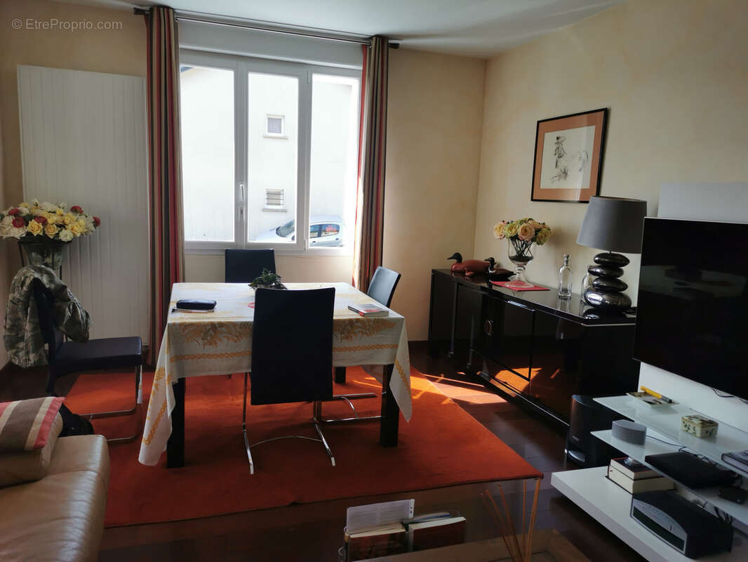 Maison à MURAT-SUR-VEBRE