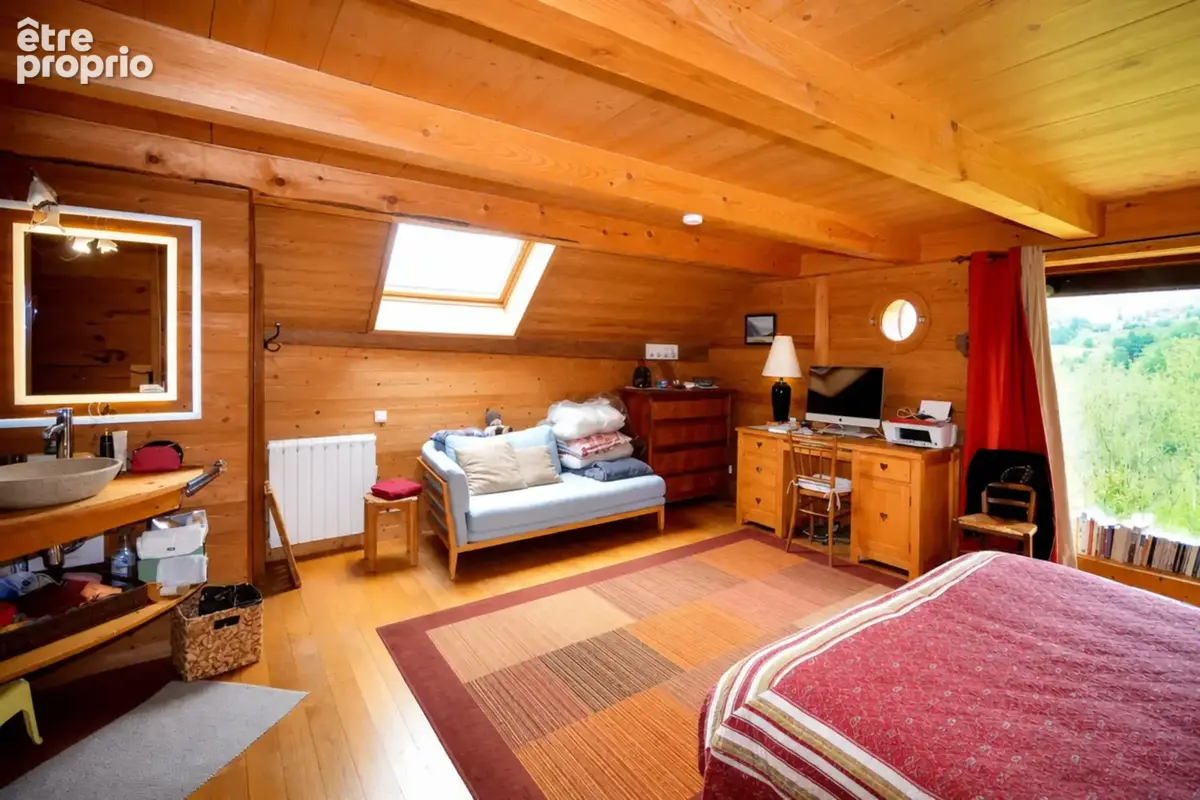 A vendre sur 2,4 ha en pleine nature 1 Chalet Rénové + 1 ancien chalet à réhabiliter - photo 16