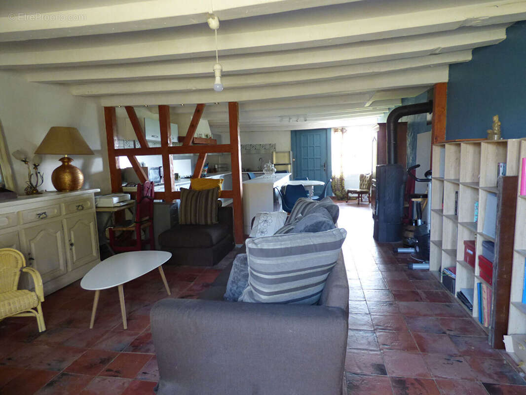 Maison à SAINT-TRIVIER-DE-COURTES