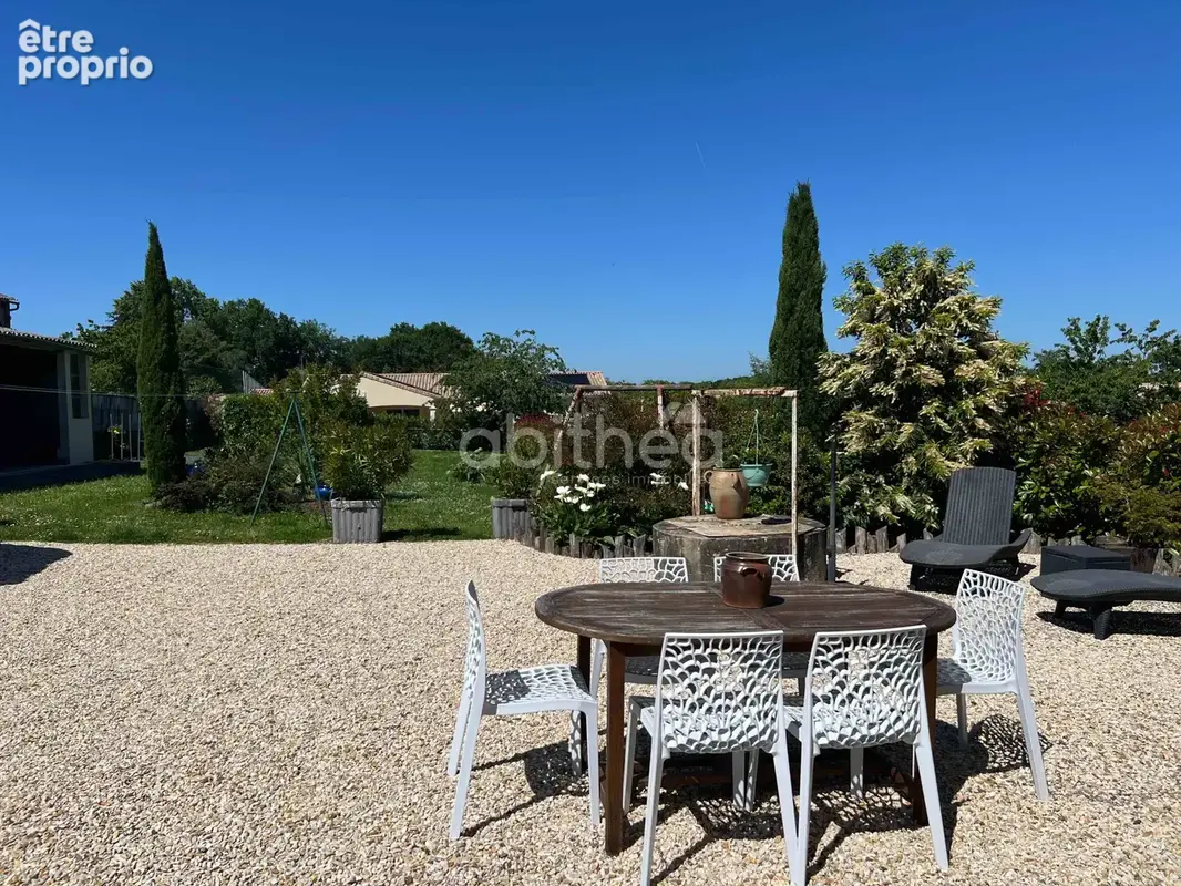 Maison rénovée avec terrain et dépendances. - photo 12