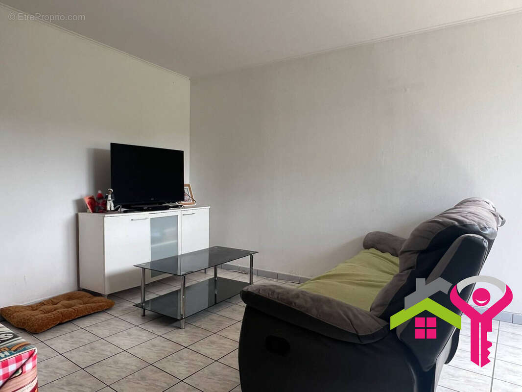 Appartement à DOUCHY-LES-MINES