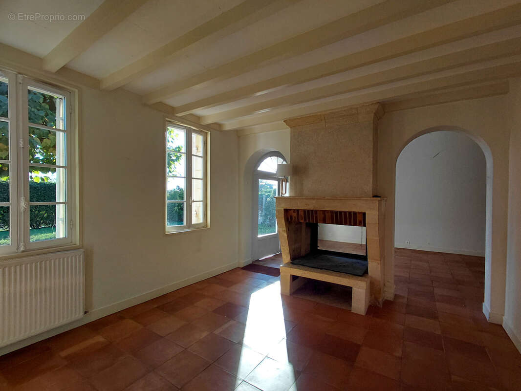 Maison à SAINT-CAPRAIS-DE-BORDEAUX