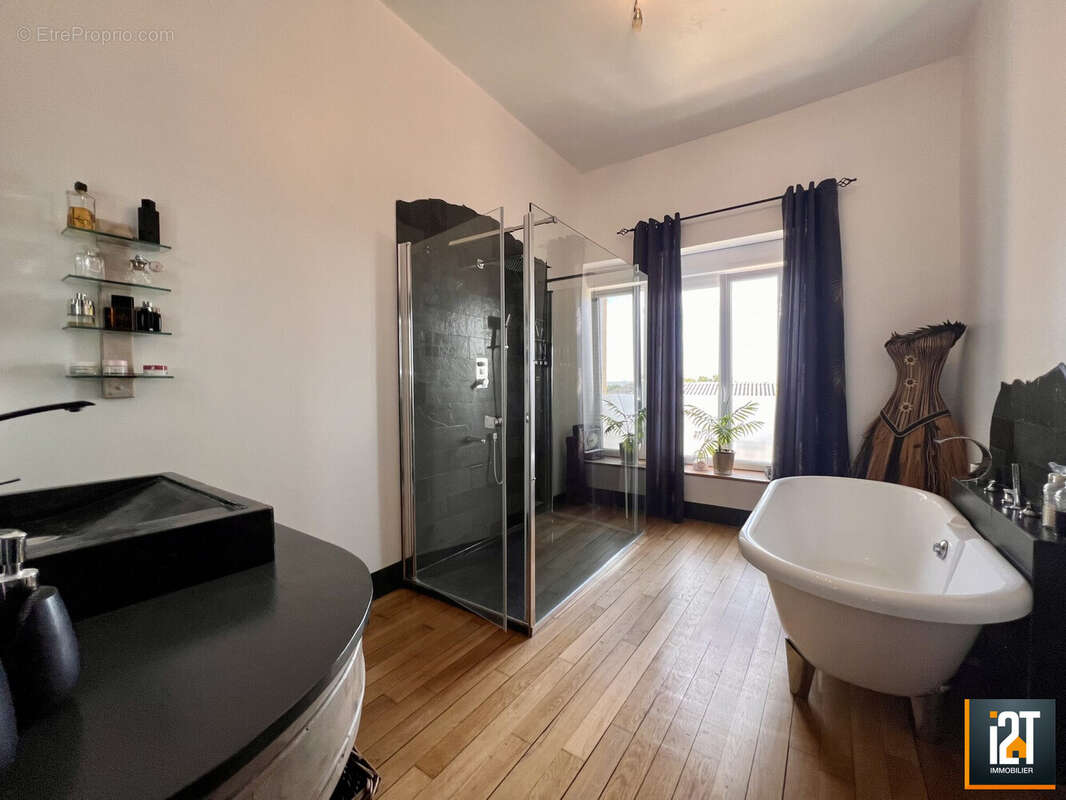 Maison à LA ROUVIERE