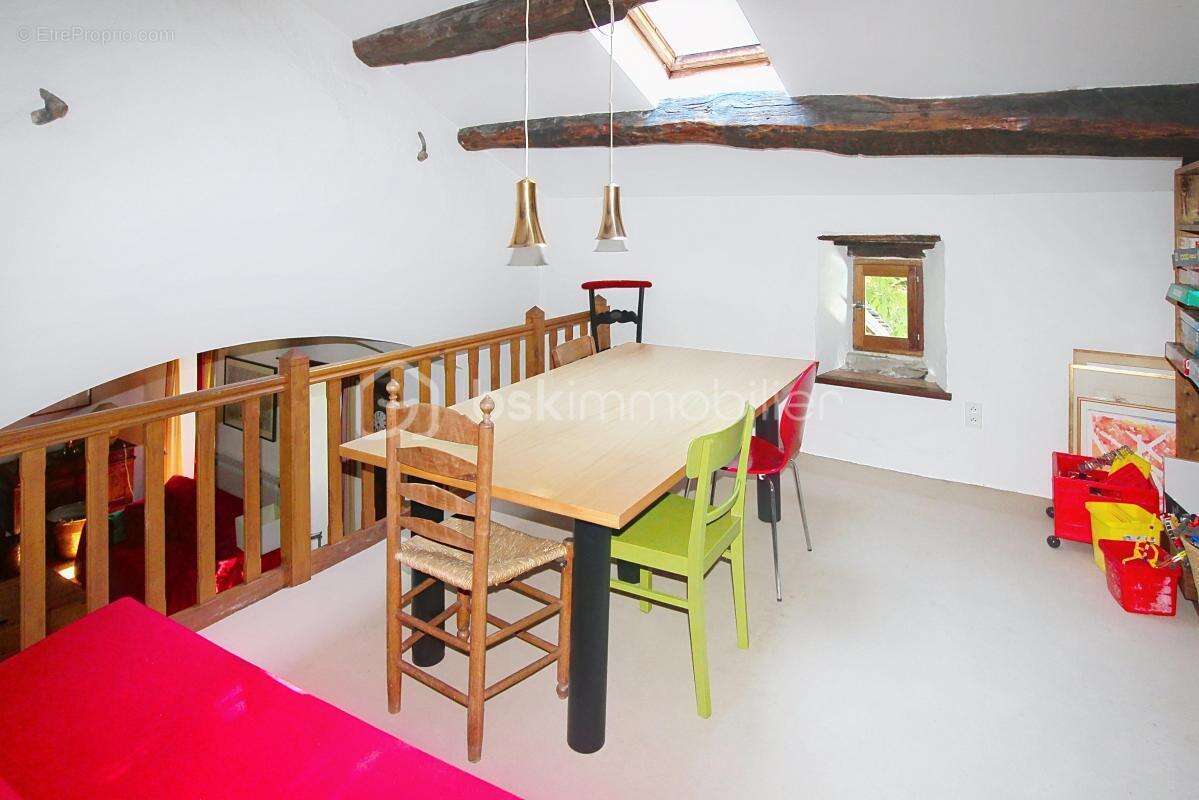 Maison à SAINT-JEAN-DU-BRUEL