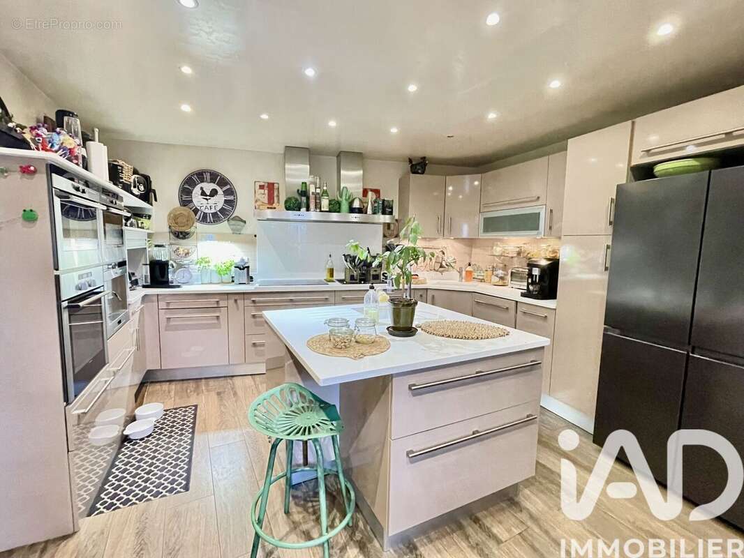 Maison 408 m² à Villiers-Adam  - photo 9