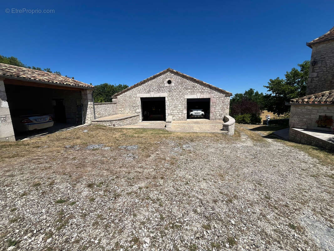Très belle propriété à vendre dans le sud du Lot sur les hauteurs avec une superbe vue - photo 36