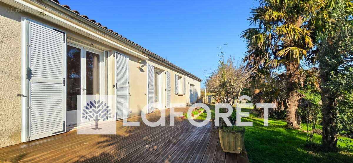 Maison à MONTPELLIER-DE-MEDILLAN