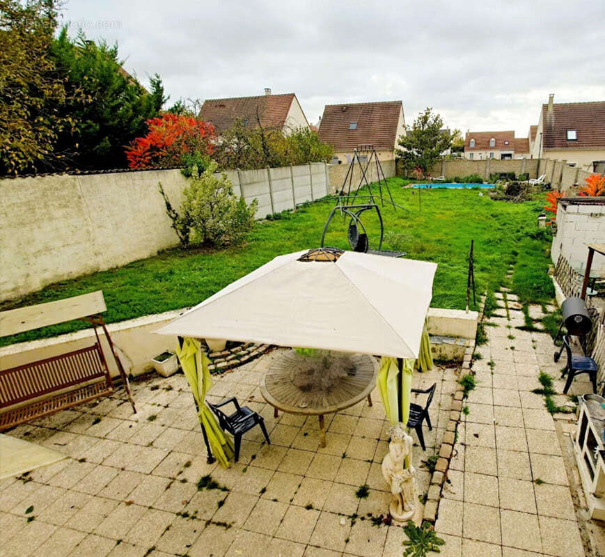 Maison à CHAUCONIN-NEUFMONTIERS