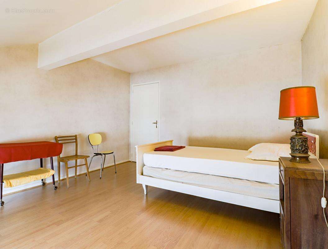 Maison de village rénovée avec jardin et fort potentiel locatif au coeur de Lacaune - photo 10